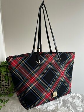 Dooney & Bourke Tartan Plaid Shopper Tote EUC